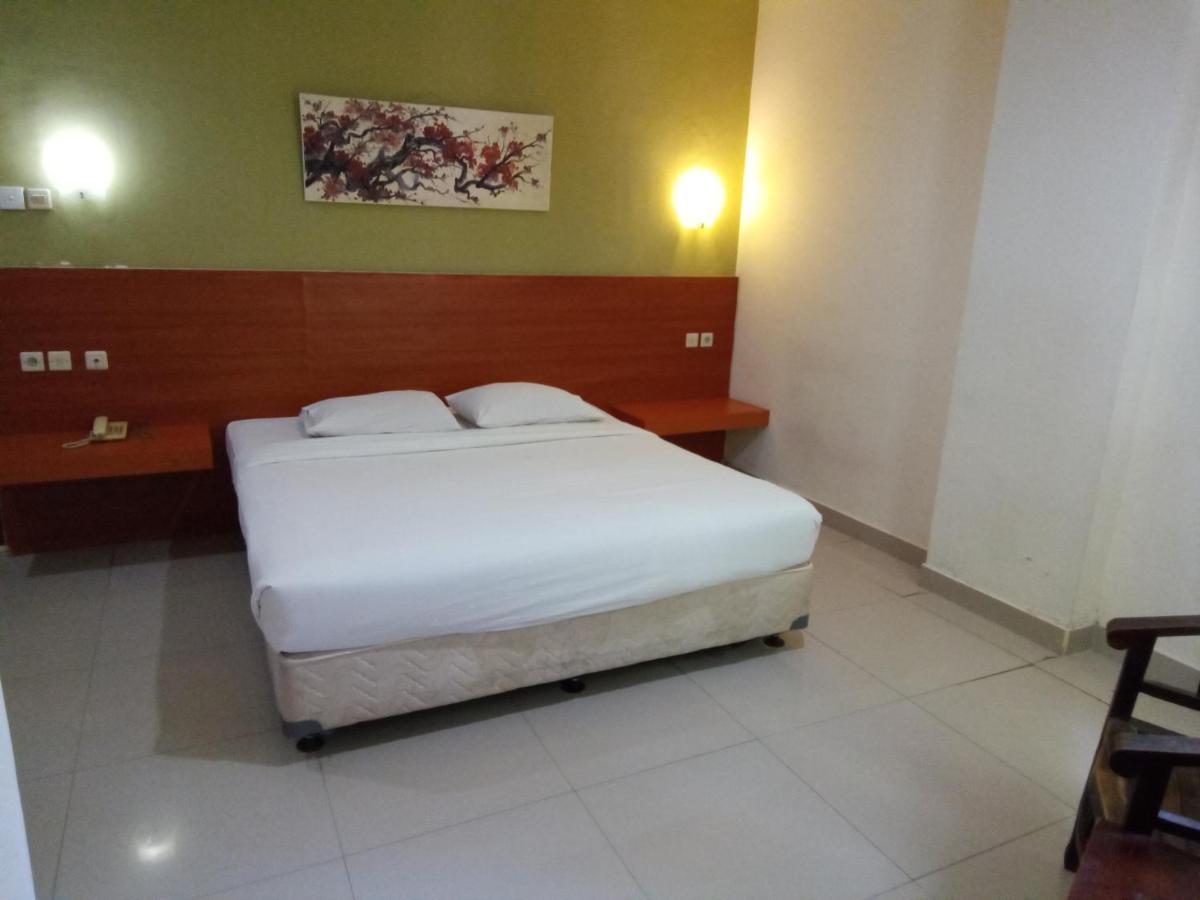 Hotel Puri Dibia Kuta Kuta Lombok Exteriör bild