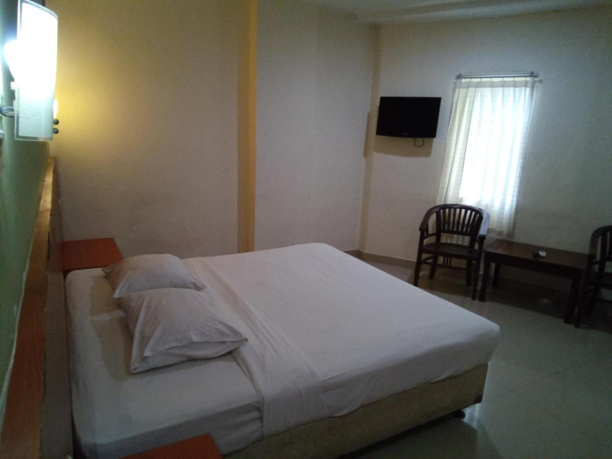 Hotel Puri Dibia Kuta Kuta Lombok Exteriör bild