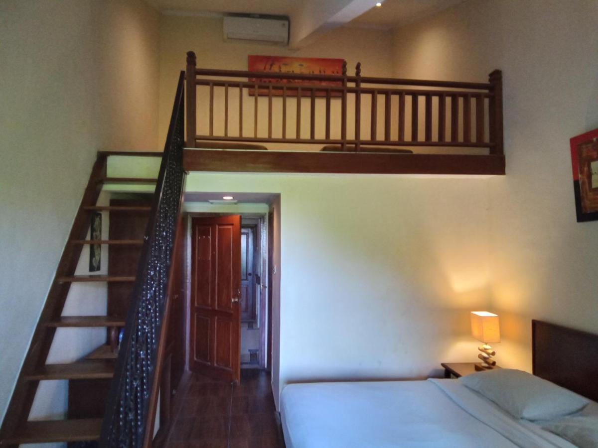 Hotel Puri Dibia Kuta Kuta Lombok Exteriör bild