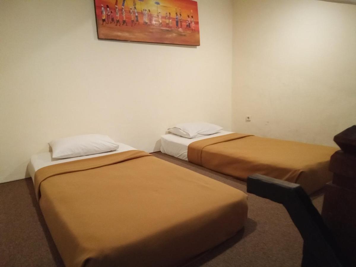 Hotel Puri Dibia Kuta Kuta Lombok Exteriör bild