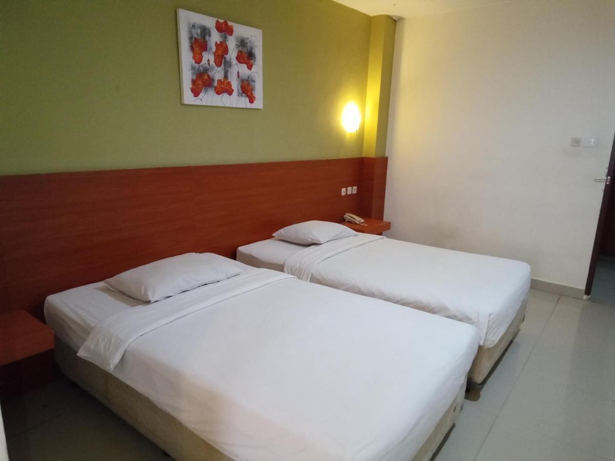 Hotel Puri Dibia Kuta Kuta Lombok Exteriör bild