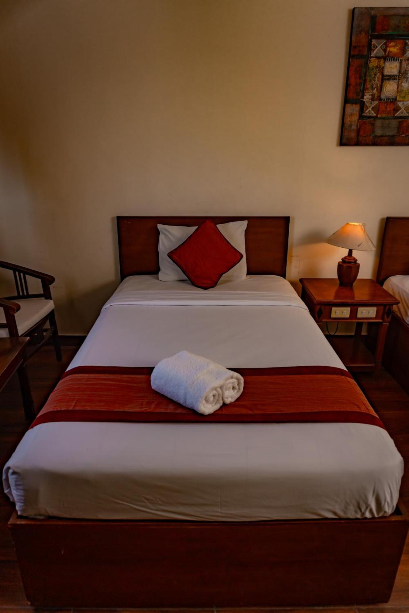 Hotel Puri Dibia Kuta Kuta Lombok Exteriör bild