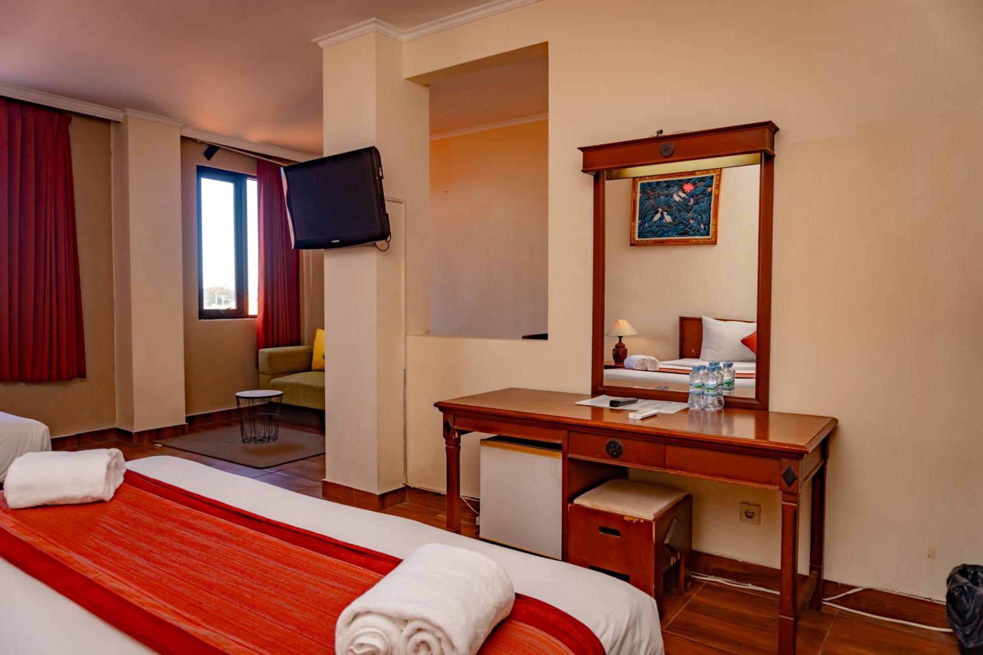 Hotel Puri Dibia Kuta Kuta Lombok Exteriör bild