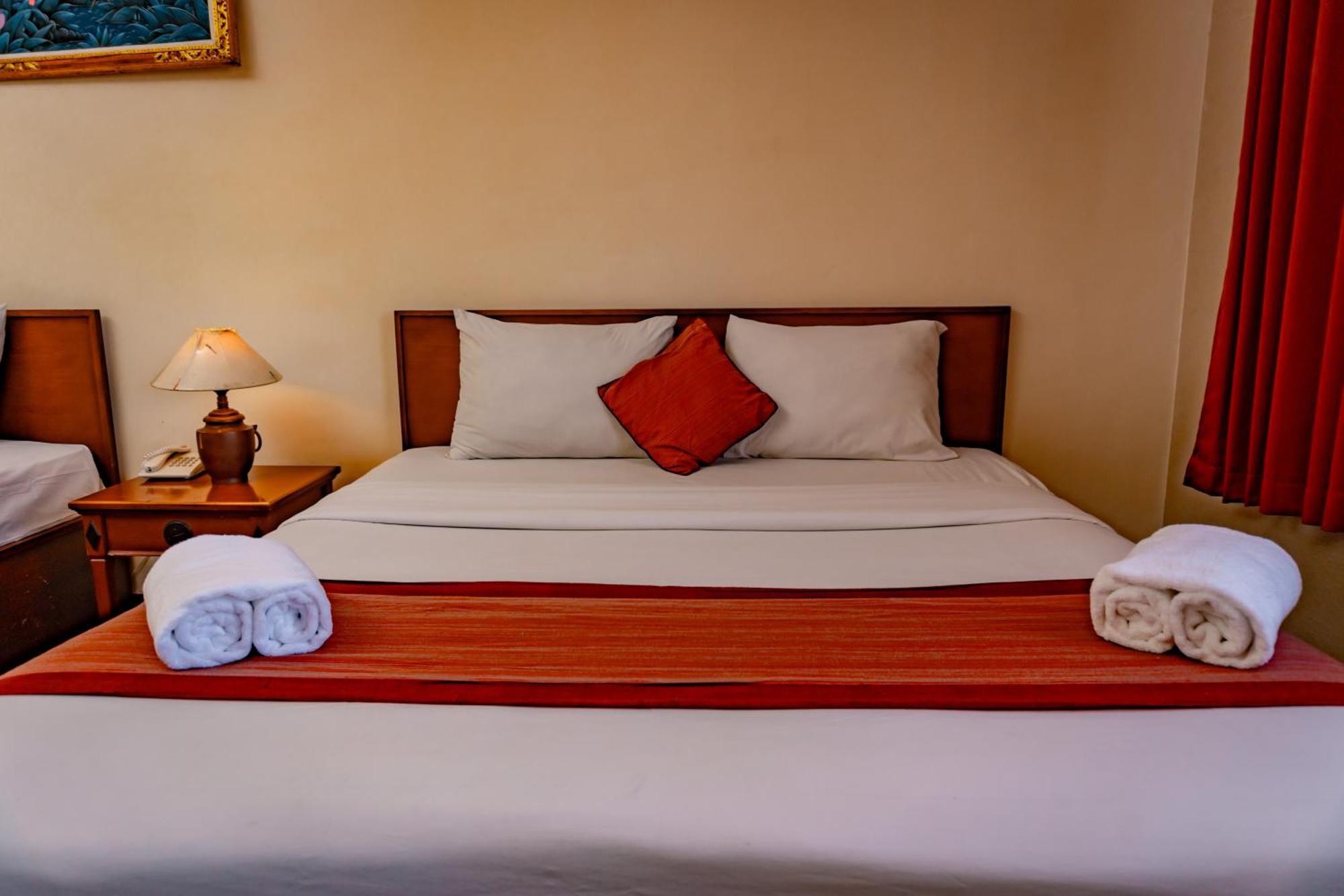 Hotel Puri Dibia Kuta Kuta Lombok Exteriör bild